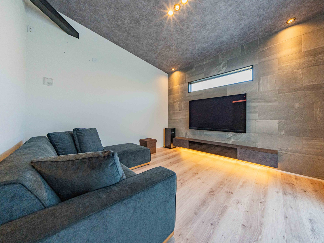 エコカラット×ダウンライトの空間